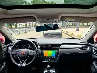 Roewe i5 2020 купить из Китая, цена 1 083 000 ₽ — Suifenhe Auto