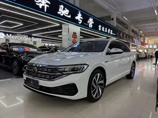Volkswagen Sagitar 2022 купить из Китая, цена 1 858 000 ₽ — Suifenhe Auto