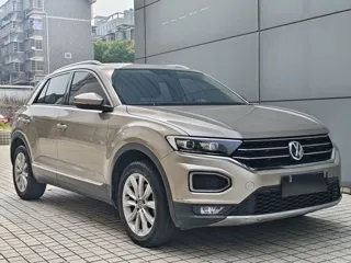 Volkswagen T-ROC 2020 купить из Китая, цена 1 481 000 ₽ — Suifenhe Auto