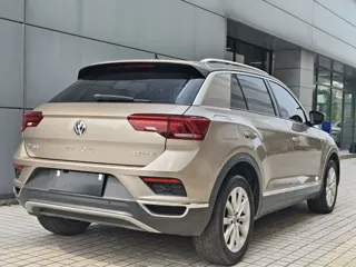 Volkswagen T-ROC 2020 купить из Китая, цена 1 481 000 ₽ — Suifenhe Auto