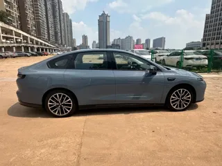 Leapmotor B01 2025 купить из Китая, цена 2 451 000 ₽ — Suifenhe Auto