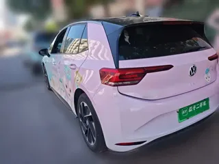 Volkswagen ID.3 2023 купить из Китая, цена 1 748 000 ₽ — Suifenhe Auto