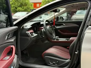 Hongqi H5 2024 купить из Китая, цена 2 772 000 ₽ — Suifenhe Auto
