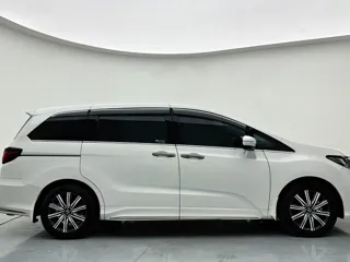 Honda Odyssey 2024 купить из Китая, цена 4 354 000 ₽ — Suifenhe Auto