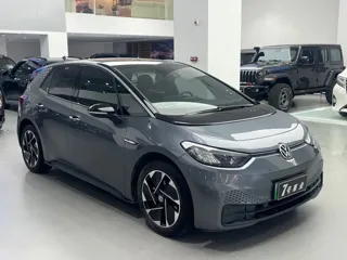Volkswagen ID.3 2023 купить из Китая, цена 1 675 000 ₽ — Suifenhe Auto