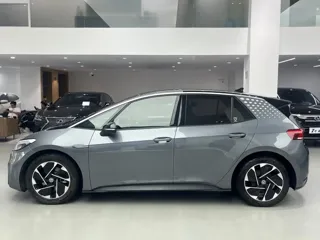 Volkswagen ID.3 2023 купить из Китая, цена 1 675 000 ₽ — Suifenhe Auto