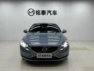 Volvo V40 2019 купить из Китая, цена 1 503 000 ₽ — Suifenhe Auto