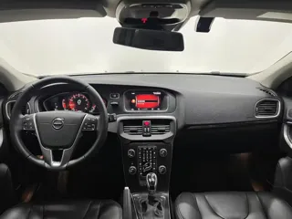Volvo V40 2019 купить из Китая, цена 1 503 000 ₽ — Suifenhe Auto
