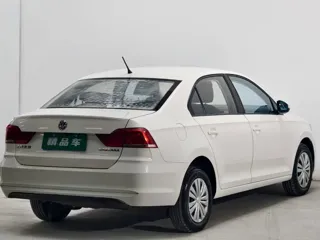 Volkswagen Santana 2020 купить из Китая, цена 1 042 000 ₽ — Suifenhe Auto