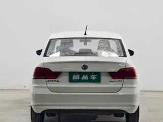 Volkswagen Santana 2020 купить из Китая, цена 1 042 000 ₽ — Suifenhe Auto