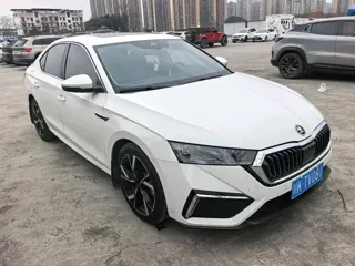 Skoda Octavia 2023 купить из Китая, цена 1 623 000 ₽ — Suifenhe Auto