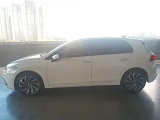 Volkswagen Golf 2023 купить из Китая, цена 1 684 000 ₽ — Suifenhe Auto