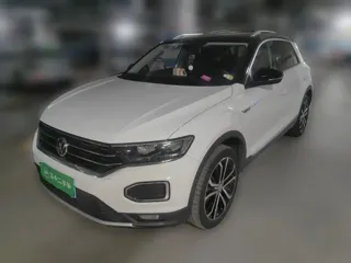 Volkswagen T-ROC 2020 купить из Китая, цена 1 519 000 ₽ — Suifenhe Auto