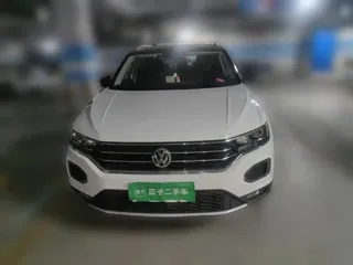 Volkswagen T-ROC 2020 купить из Китая, цена 1 519 000 ₽ — Suifenhe Auto