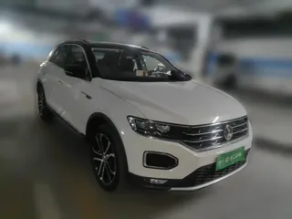 Volkswagen T-ROC 2020 купить из Китая, цена 1 519 000 ₽ — Suifenhe Auto