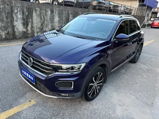 Volkswagen T-ROC 2020 купить из Китая, цена 1 520 000 ₽ — Suifenhe Auto
