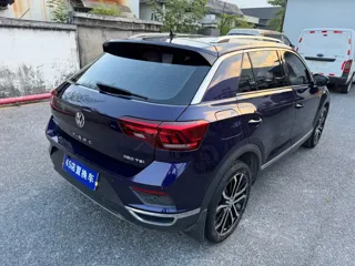 Volkswagen T-ROC 2020 купить из Китая, цена 1 520 000 ₽ — Suifenhe Auto