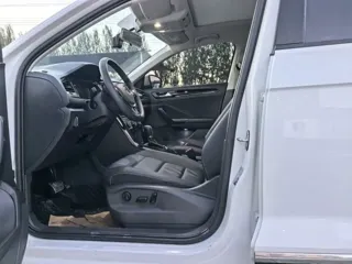 Volkswagen T-ROC 2022 купить из Китая, цена 1 897 000 ₽ — Suifenhe Auto