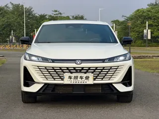 Changan Eado 2025 купить из Китая, цена 2 726 000 ₽ — Suifenhe Auto