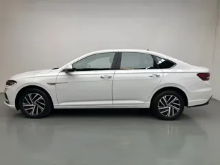 Volkswagen Lavida 2023 купить из Китая, цена 1 322 000 ₽ — Suifenhe Auto