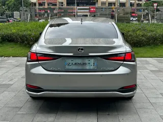 Lexus ES 2024 купить из Китая, цена 4 730 000 ₽ — Suifenhe Auto