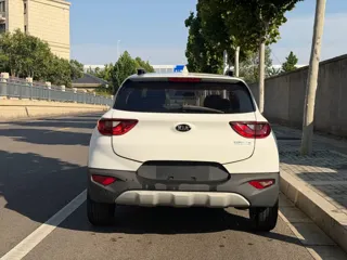 Kia Stonic 2020 купить из Китая, цена 1 134 000 ₽ — Suifenhe Auto