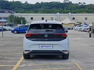 Volkswagen ID.3 2023 купить из Китая, цена 1 824 000 ₽ — Suifenhe Auto