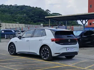 Volkswagen ID.3 2023 купить из Китая, цена 1 824 000 ₽ — Suifenhe Auto