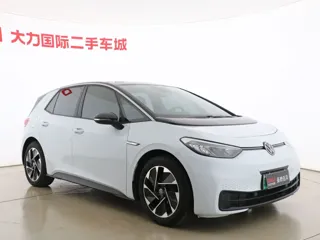 Volkswagen ID.3 2023 купить из Китая, цена 1 920 000 ₽ — Suifenhe Auto
