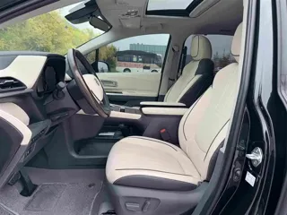 Toyota SIENNA 2025 купить из Китая, цена 7 600 000 ₽ — Suifenhe Auto