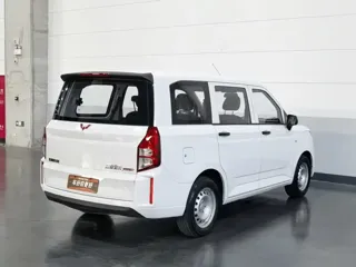 Wuling Hongguang PLUS 2023 купить из Китая, цена 1 013 000 ₽ — Suifenhe Auto