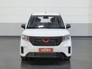 Wuling Hongguang PLUS 2023 купить из Китая, цена 1 013 000 ₽ — Suifenhe Auto