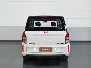 Wuling Hongguang PLUS 2023 купить из Китая, цена 1 013 000 ₽ — Suifenhe Auto