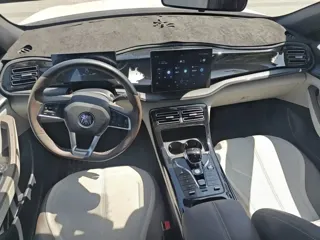 BYD Qin PLUS 2025 купить из Китая, цена 2 526 000 ₽ — Suifenhe Auto