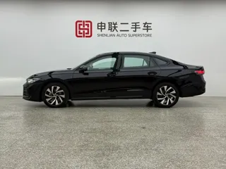 Volkswagen Passat 2025 купить из Китая, цена 4 372 000 ₽ — Suifenhe Auto