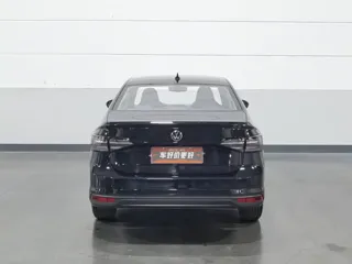 Volkswagen Lavida 2024 купить из Китая, цена 1 516 000 ₽ — Suifenhe Auto
