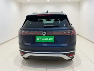 Volkswagen ID.6 CROZZ 2022 купить из Китая, цена 3 907 000 ₽ — Suifenhe Auto