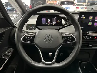 Volkswagen ID.3 2024 купить из Китая, цена 1 938 000 ₽ — Suifenhe Auto