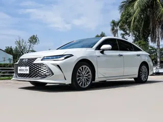 Toyota Avalon 2025 купить из Китая, цена 6 210 000 ₽ — Suifenhe Auto