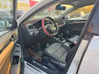 Volkswagen Sagitar 2018 купить из Китая, цена 1 305 000 ₽ — Suifenhe Auto