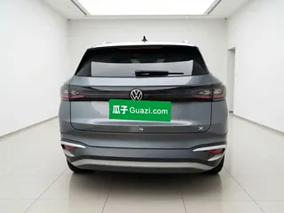 Volkswagen ID.4 X 2023 купить из Китая, цена 3 780 000 ₽ — Suifenhe Auto