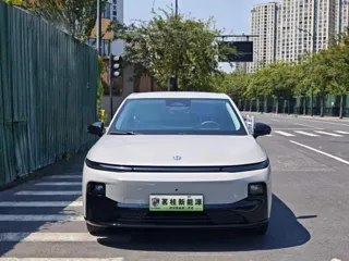 Leapmotor B01 2025 купить из Китая, цена 2 789 000 ₽ — Suifenhe Auto