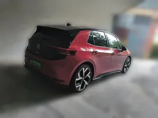 Volkswagen ID.3 2025 купить из Китая, цена 2 147 000 ₽ — Suifenhe Auto