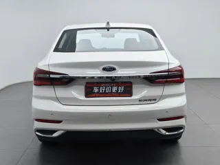 Ford Escort 2022 купить из Китая, цена 1 060 000 ₽ — Suifenhe Auto