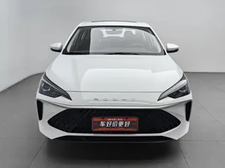 Roewe i5 2025 купить из Китая, цена 1 306 000 ₽ — Suifenhe Auto