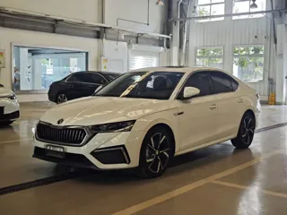 Skoda Octavia 2021 купить из Китая, цена 1 664 000 ₽ — Suifenhe Auto