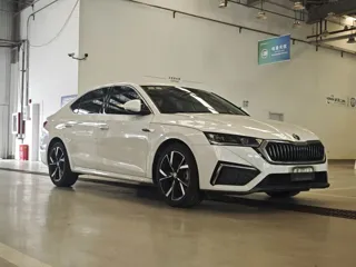 Skoda Octavia 2021 купить из Китая, цена 1 664 000 ₽ — Suifenhe Auto