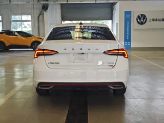 Skoda Octavia 2021 купить из Китая, цена 1 664 000 ₽ — Suifenhe Auto