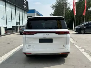 BYD Xia 2026 купить из Китая, цена 5 571 000 ₽ — Suifenhe Auto