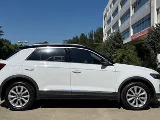 Volkswagen T-ROC 2022 купить из Китая, цена 1 727 000 ₽ — Suifenhe Auto